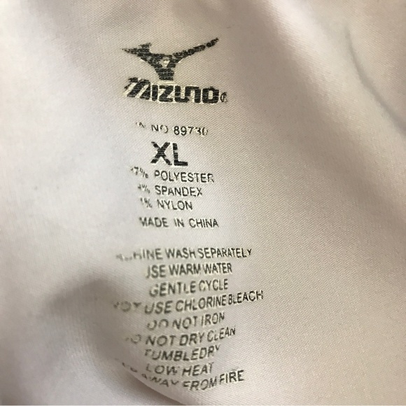 Mizuno white compression shorts - Picture 8 of 8